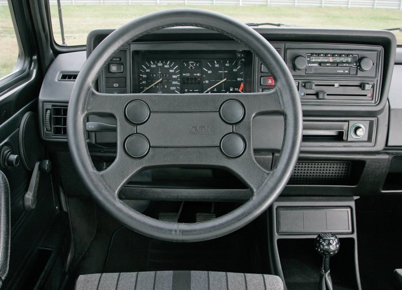 Volkswagen Golf 2 GTI салон