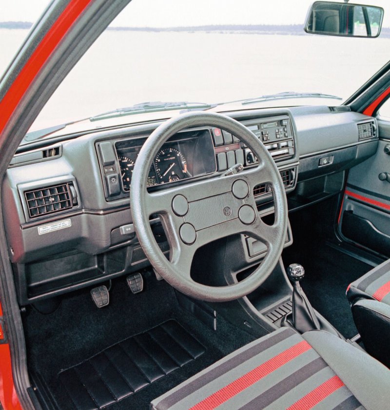 VW Golf mk1 GTI салон