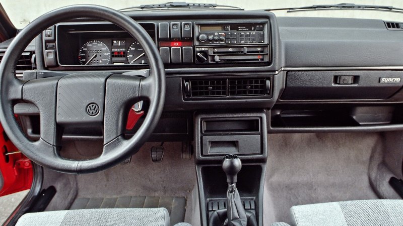 Volkswagen Golf 1.8 MT Country