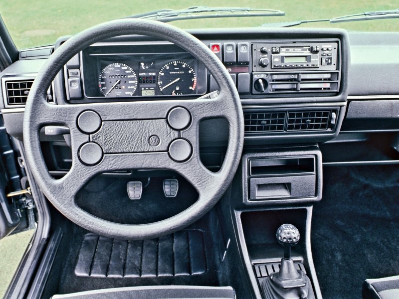 Volkswagen Golf 2 GTI салон