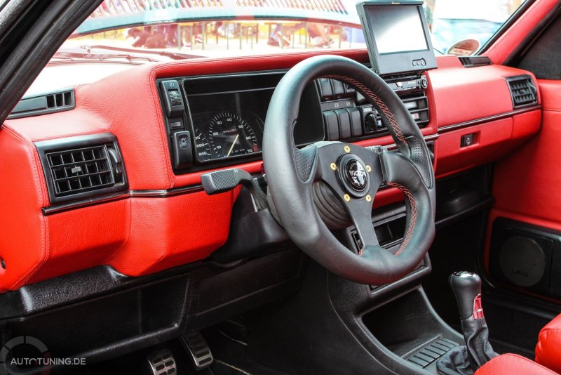 Volkswagen Golf 2 салон