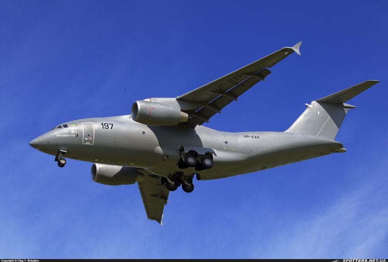 АН-178 грузовая кабина