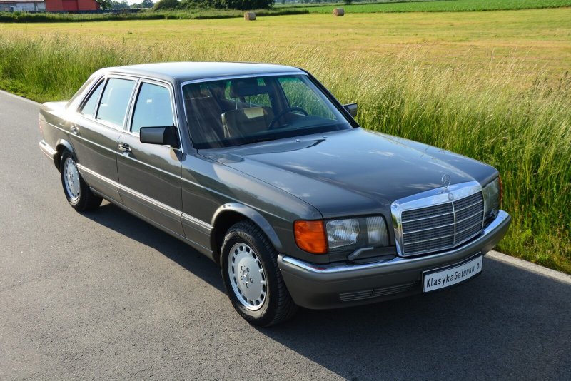 Mercedes Benz 560 SL