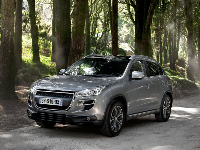 Peugeot 4008 2012 года