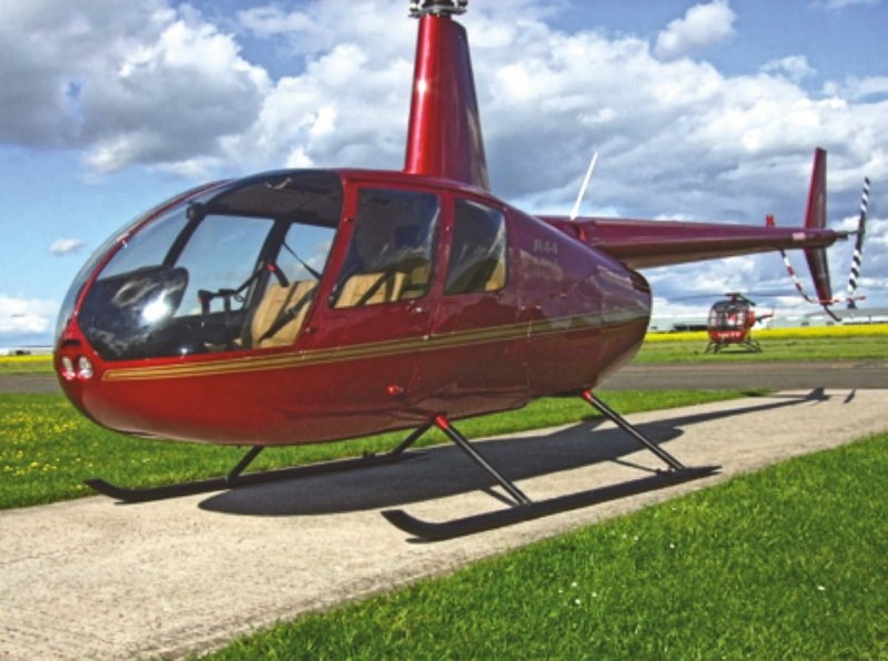 Robinson r44 желтый