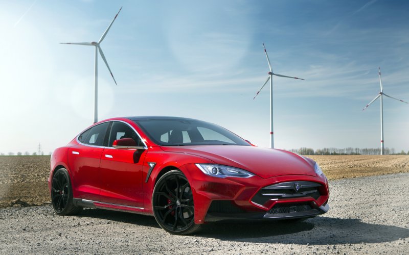 Tesla model s красная