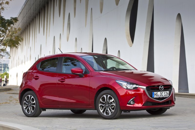 Mazda2 автомобиль 2014