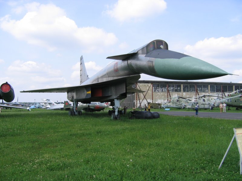 Самолёт т-4 сотка