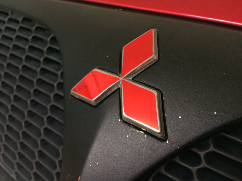 Значок Mitsubishi значок Mitsubishi