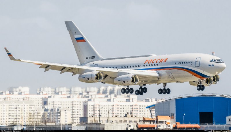Ил-96-400впу ra-96104