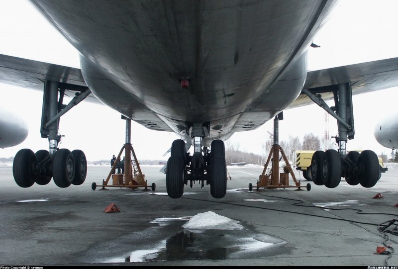 Ил-86 опора шасси