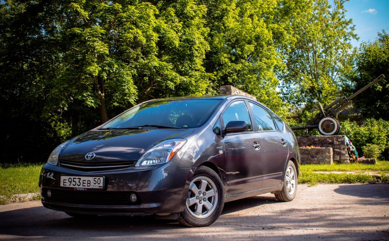 Тойота Prius 20