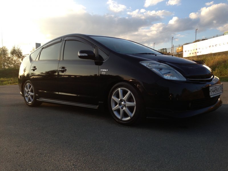 Toyota Prius 20 белый