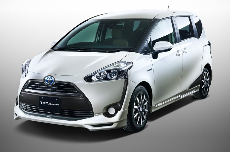 Toyota Sienta Hybrid