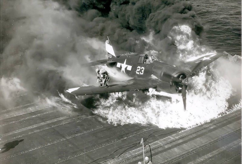 Подбитый f6f Hellcat