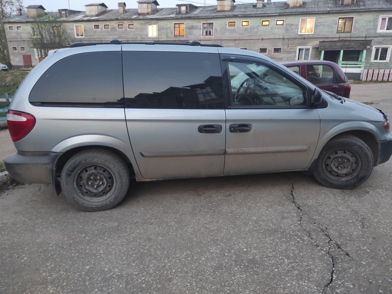 Додж Караван 2003 год синий