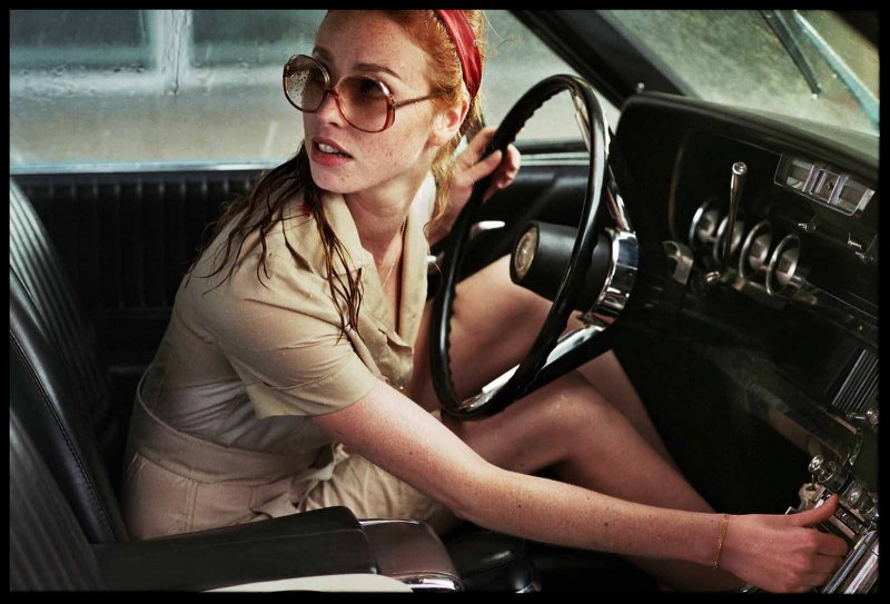 Дама в очках и с ружьем в автомобиле / la Dame dans l'auto avec des lunettes et un fusil (2015/