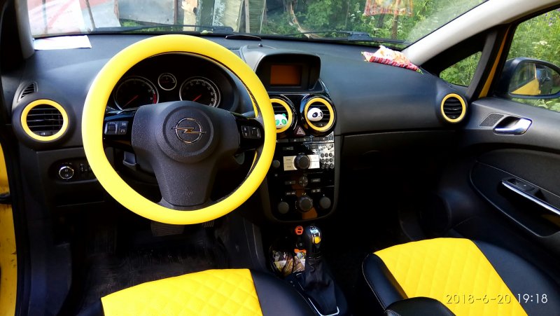 Opel Corsa d салон