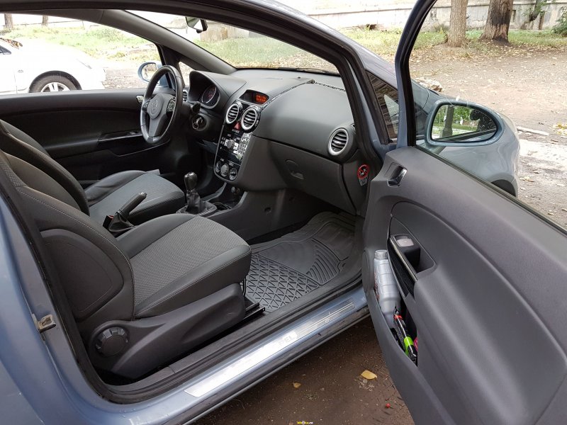 Corsa d 2008 салон