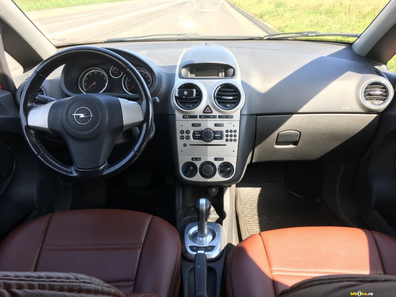 Opel Corsa 2007 салон