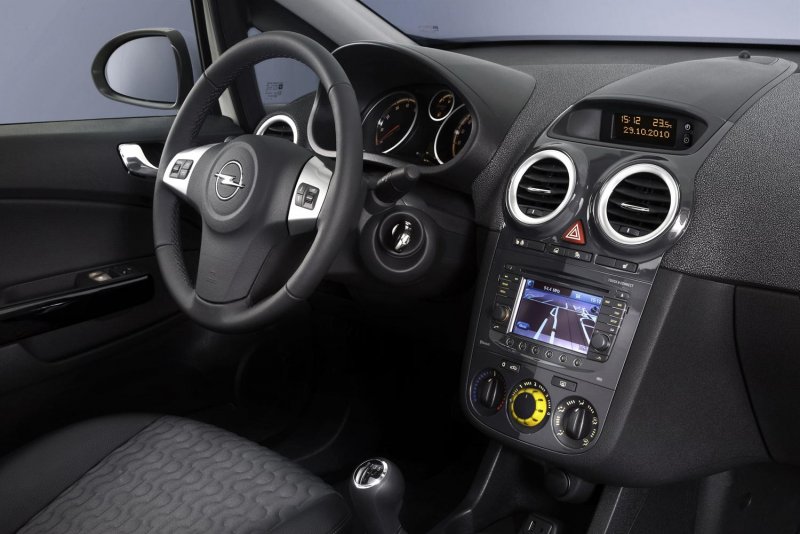 Opel Corsa 2011 салон