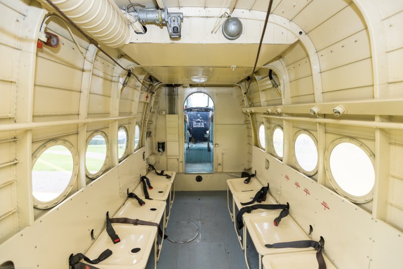АН-2 пассажирский салон