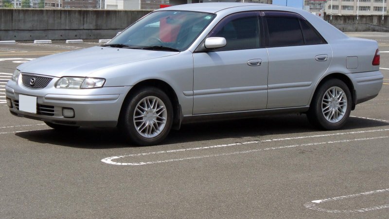 Mazda Capella 626 седан