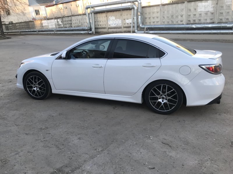 Белая Мазда 6 GH диски r18