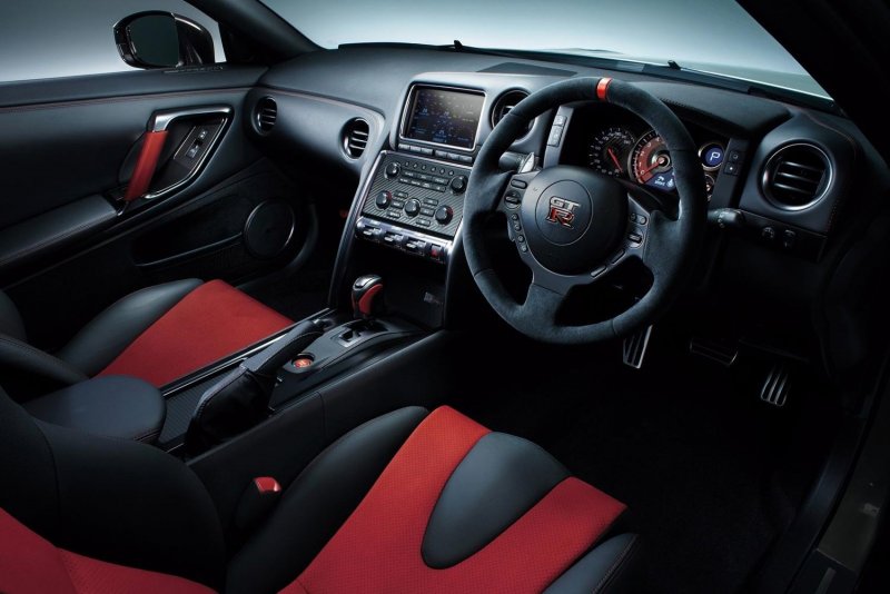 Nissan GTR r35 салон