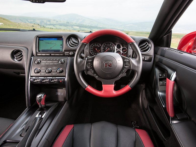 Nissan GTR 35 салон