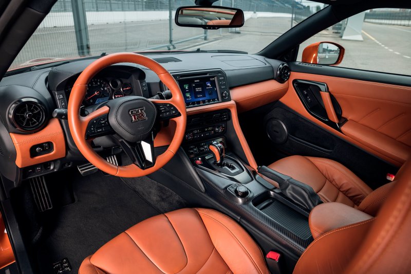 Nissan GTR r35 салон
