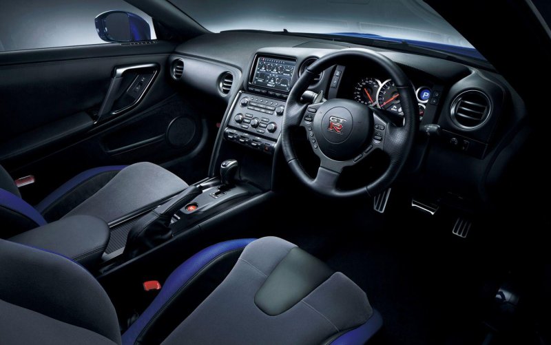 Салон Nissan GTR 2016