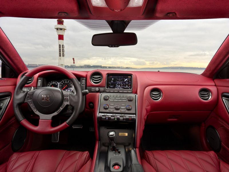 Nissan Skyline GTR r35 салон
