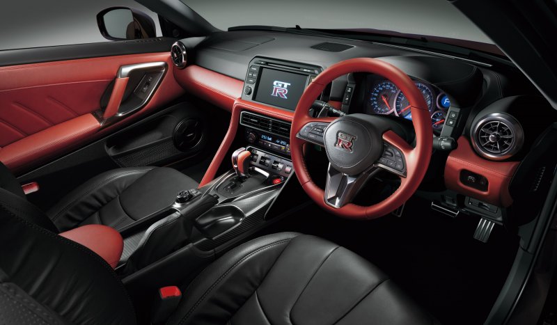 Nissan GTR 35 салон
