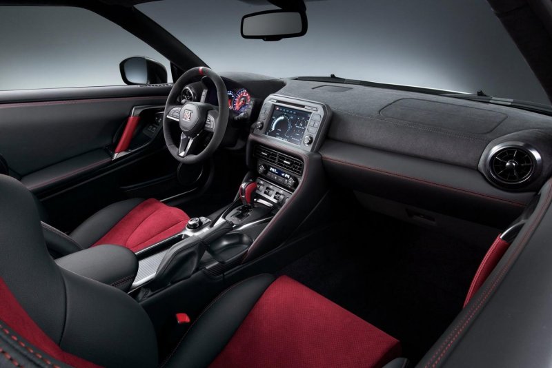 Nissan GTR Nismo 2020 Interior