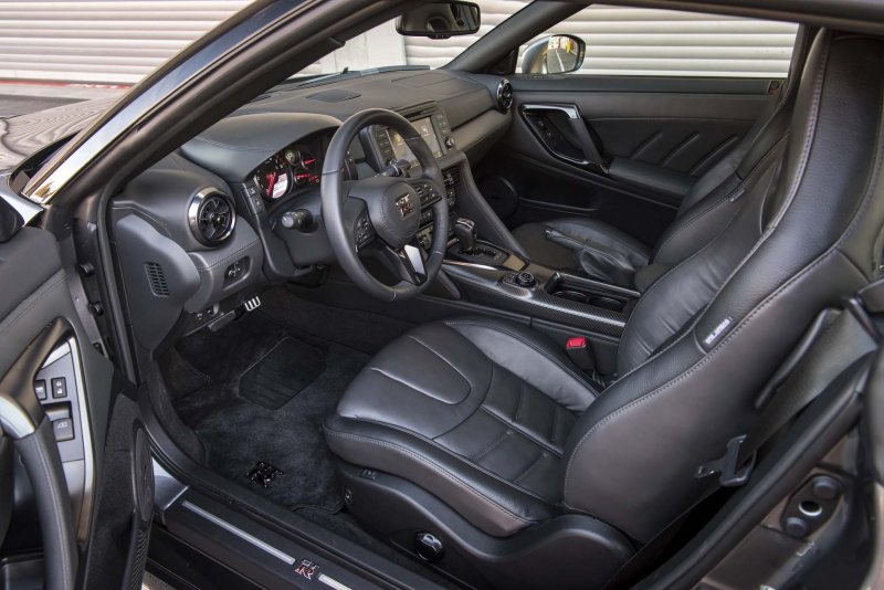 Nissan GTR 2021 Interior
