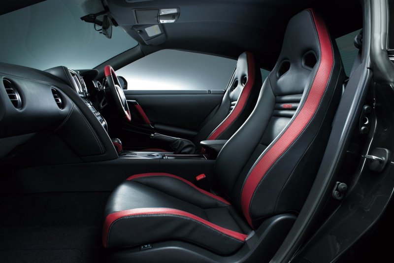 Nissan GTR 35 салон