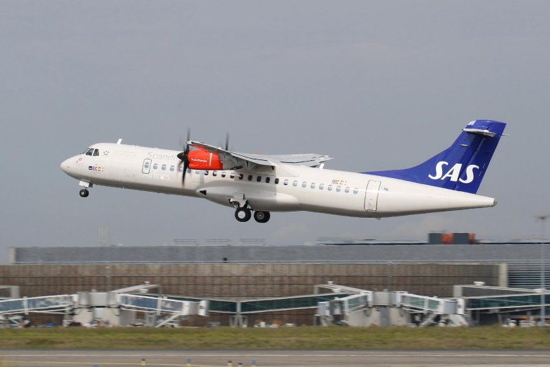 Самолет АТР 752 - 500