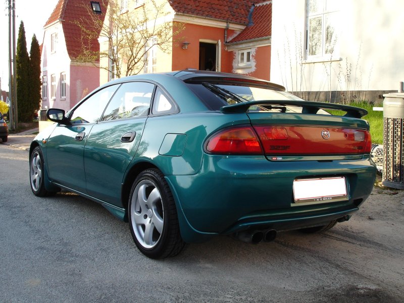 Mazda 323f