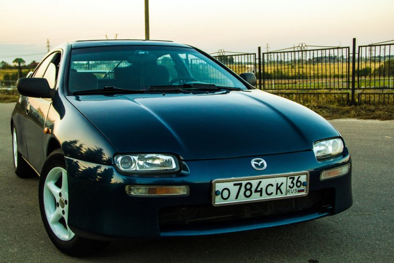 Мазда 323ф 2003 синяя