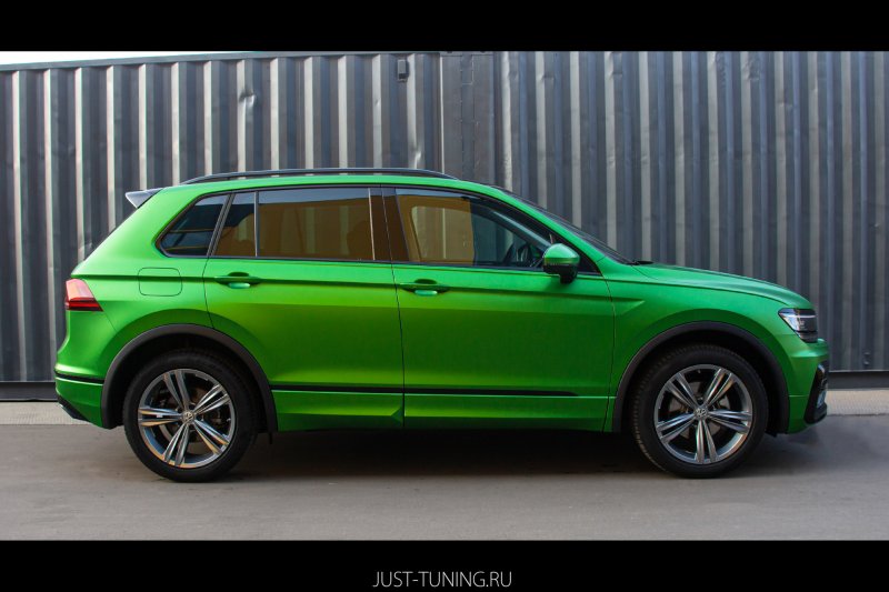 VW Tiguan 2 зелёный