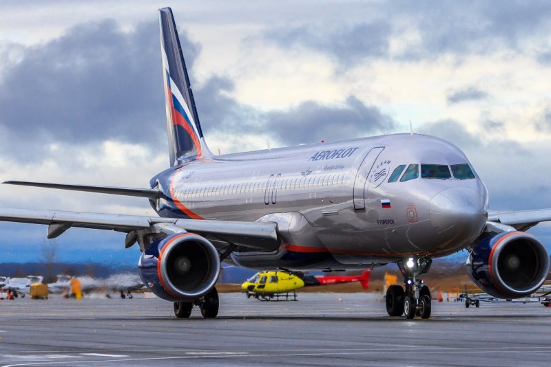Самолёт Airbus a320