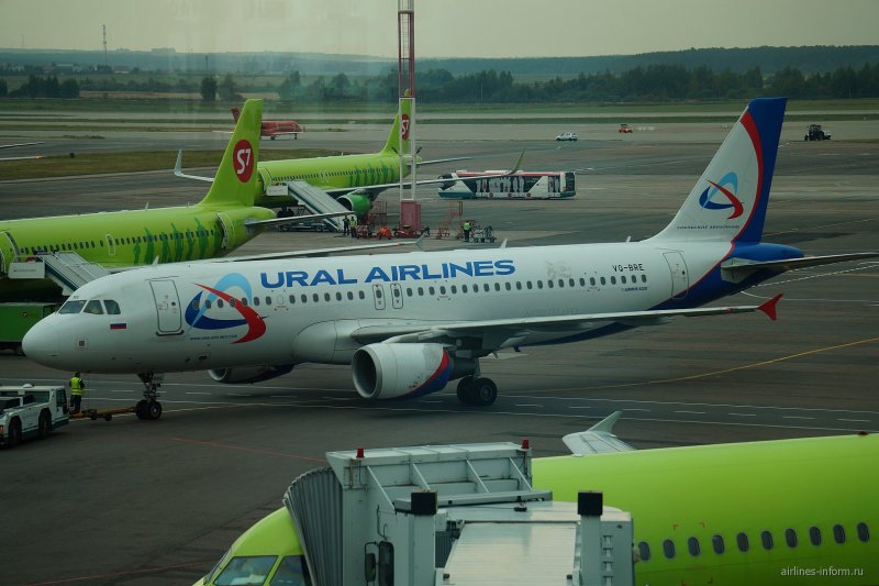 Airbus a320 Уральские авиалинии