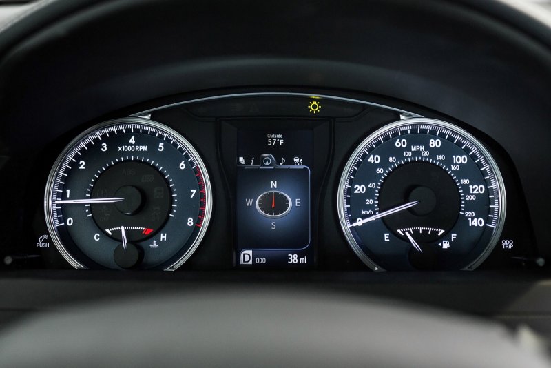 Toyota Camry приборная панель