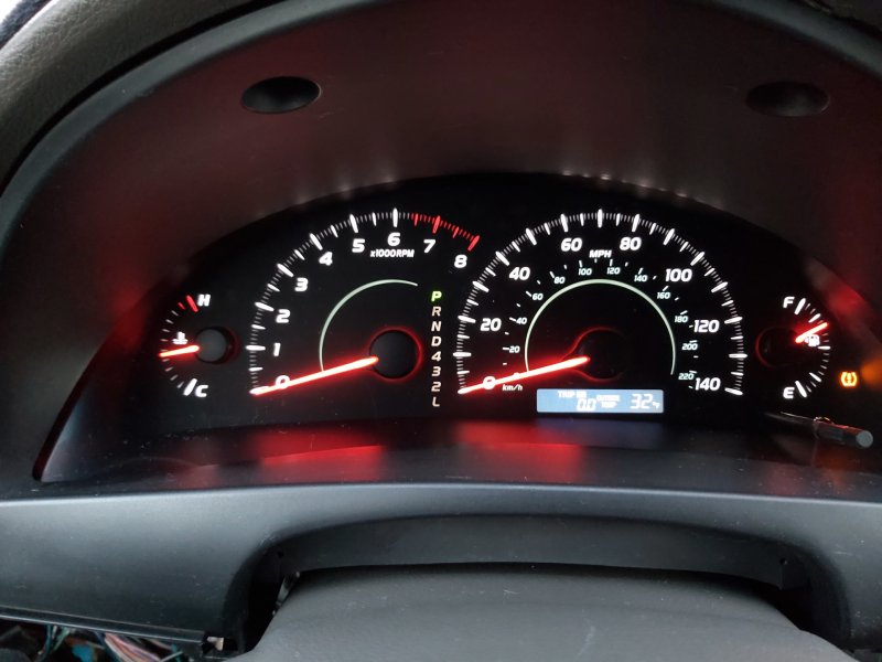 Toyota Camry 40 приборная панель
