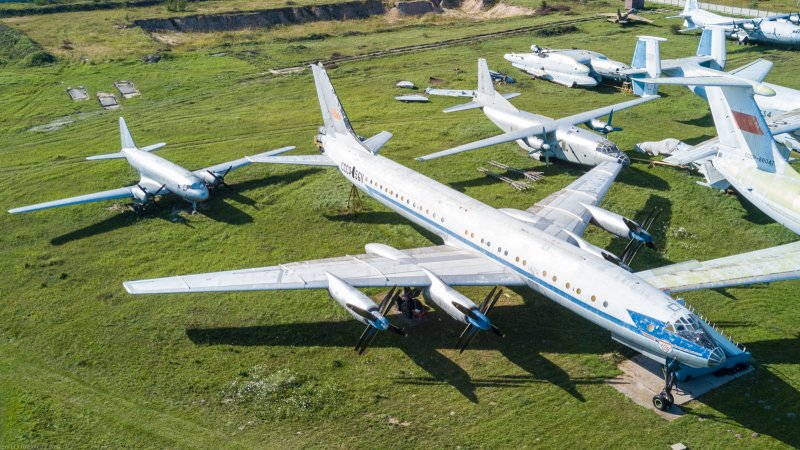 Туполев 114 салон