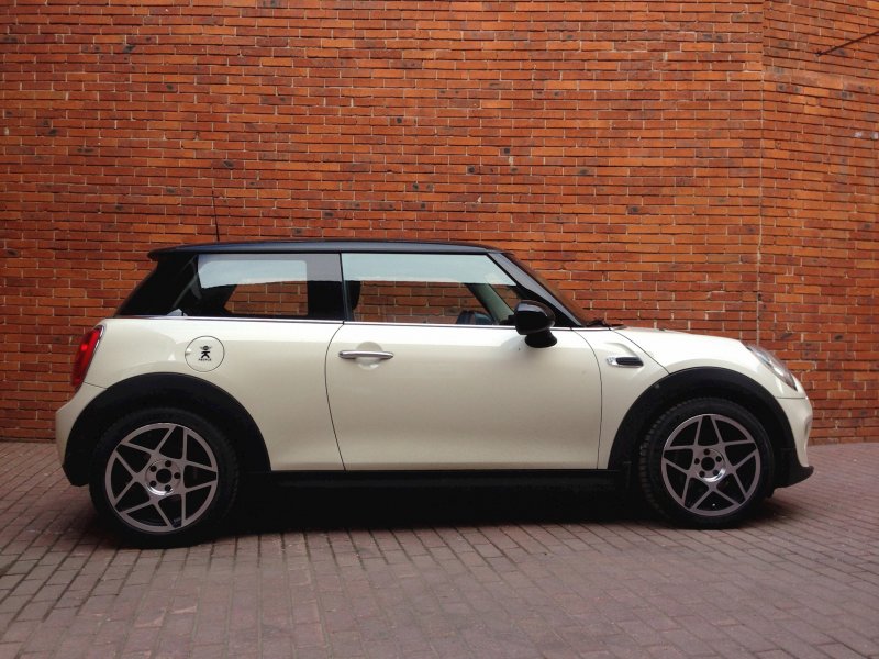 Mini Cooper белый