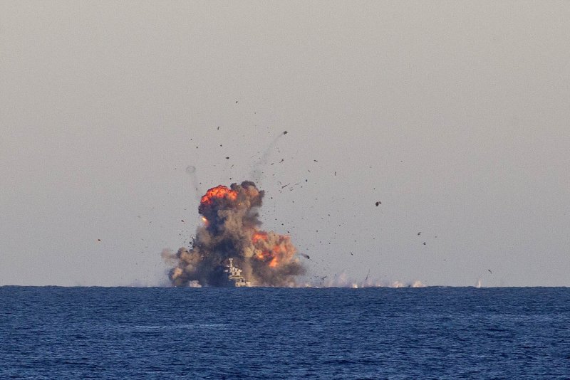 Взрыв на американском корабле