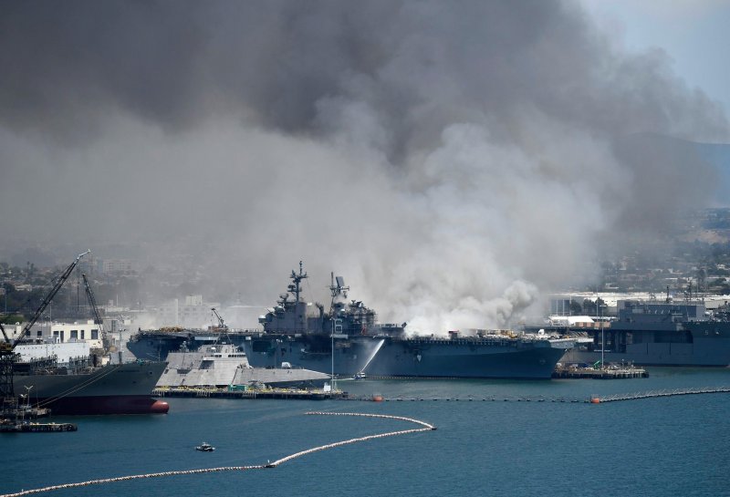 USS Bonhomme Richard пожар