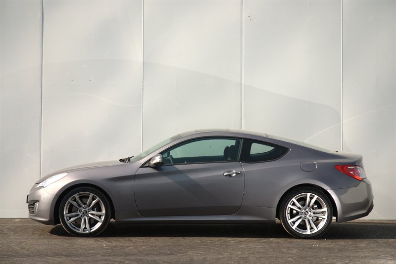Hyundai Genesis Coupe 2011